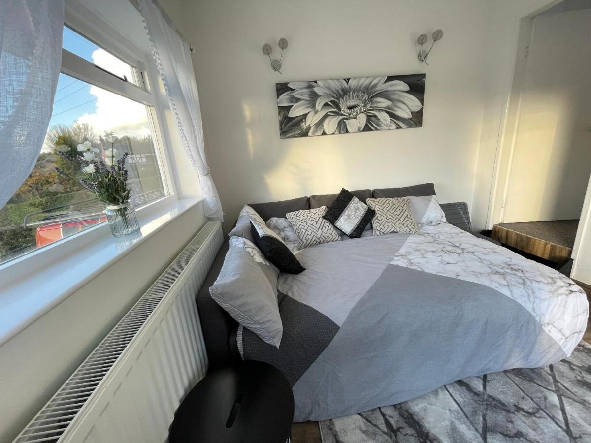 Tollgate House - Luxury Cozy Cottage - Huge Hot Tub - Alton Towers Cheadle  Ngoại thất bức ảnh